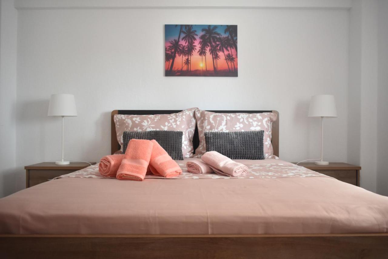 Seaside Apartments Nea Iraklia Bagian luar foto