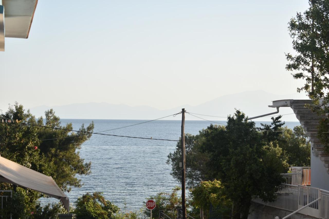 Seaside Apartments Nea Iraklia Bagian luar foto