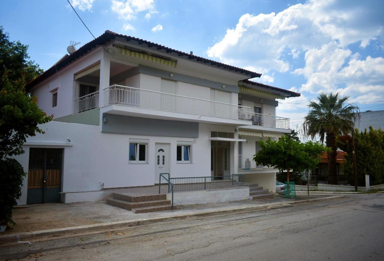 Seaside Apartments Nea Iraklia Bagian luar foto