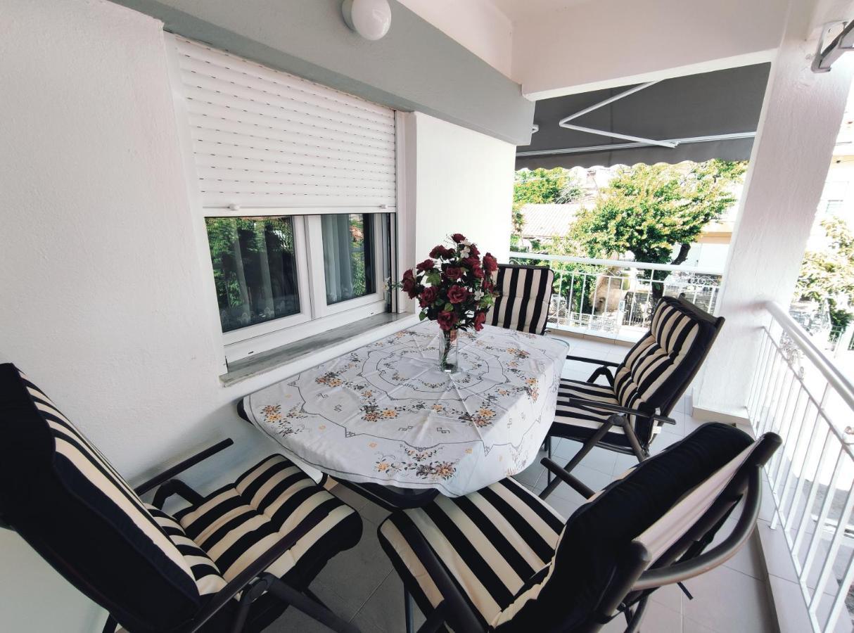 Seaside Apartments Nea Iraklia Bagian luar foto