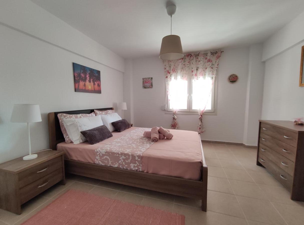 Seaside Apartments Nea Iraklia Bagian luar foto