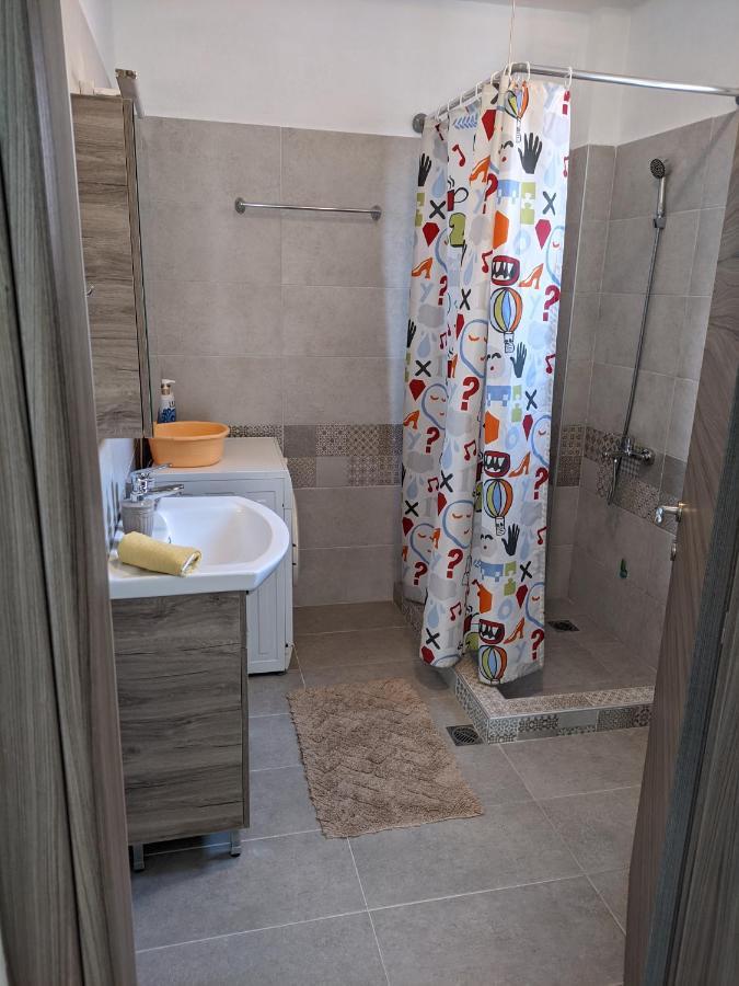 Seaside Apartments Nea Iraklia Bagian luar foto