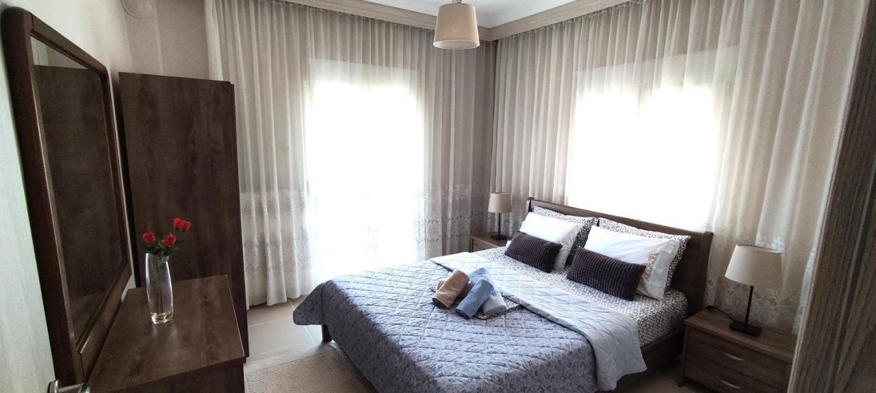 Seaside Apartments Nea Iraklia Bagian luar foto