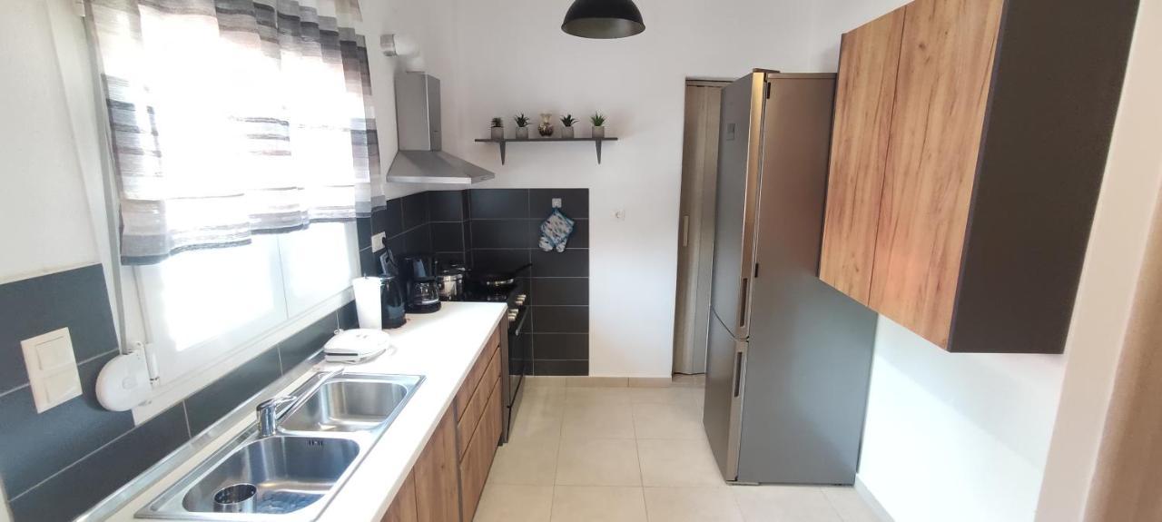 Seaside Apartments Nea Iraklia Bagian luar foto