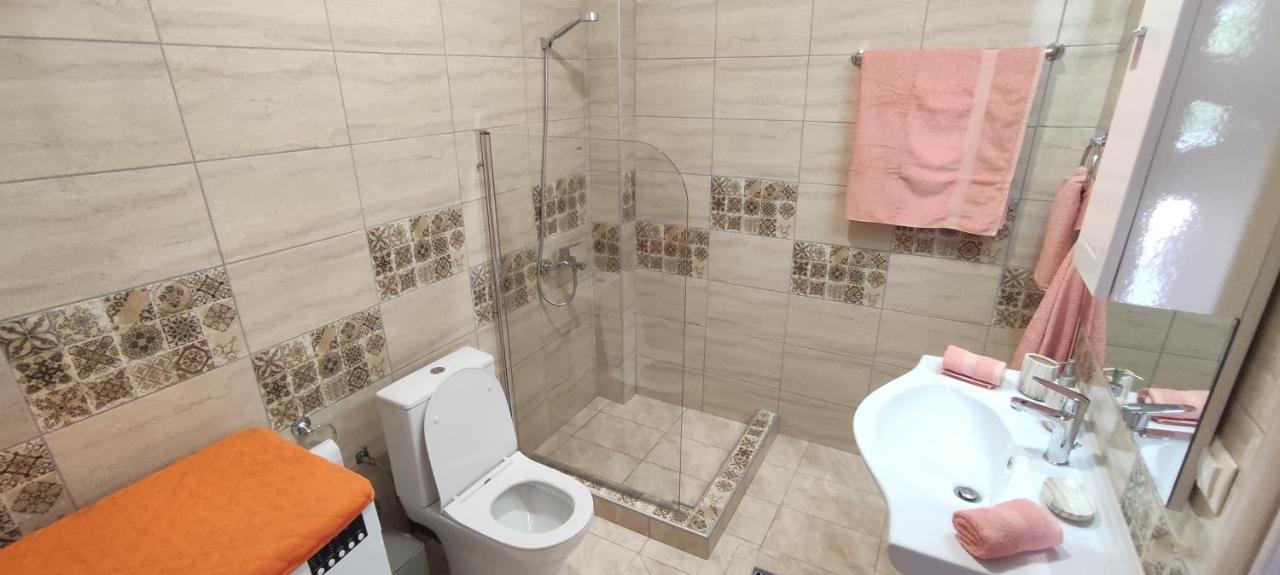 Seaside Apartments Nea Iraklia Bagian luar foto